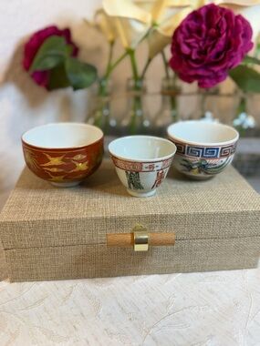 Vintage Chinese Porcelain 3 pc Teacup Set: Dragon & Phoenix, Crane and‎ Symbols